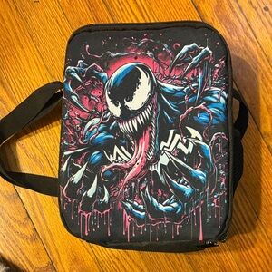 Venom Graphic lunch Bag - Black and Blue